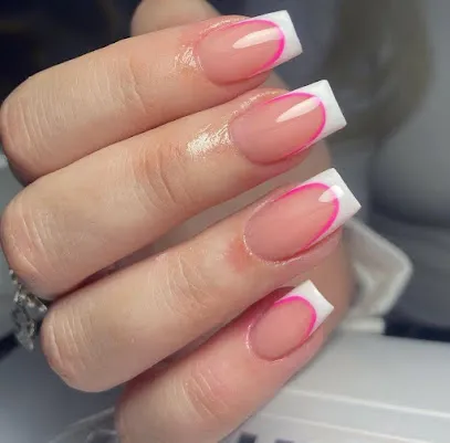 Elona Radi- elonasnailart (Nagel Studio)
